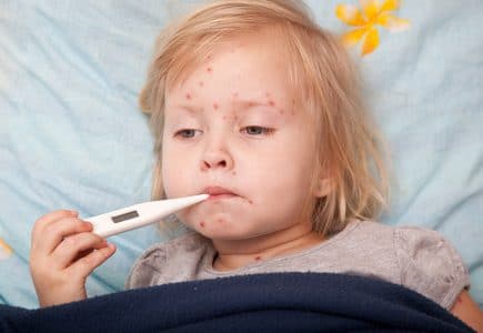 trẻ bị sốt xuất huyết, Dấu hiệu nhận biết và cách chăm sóc khi trẻ bị sốt xuất huyết, Beurer Việt Nam